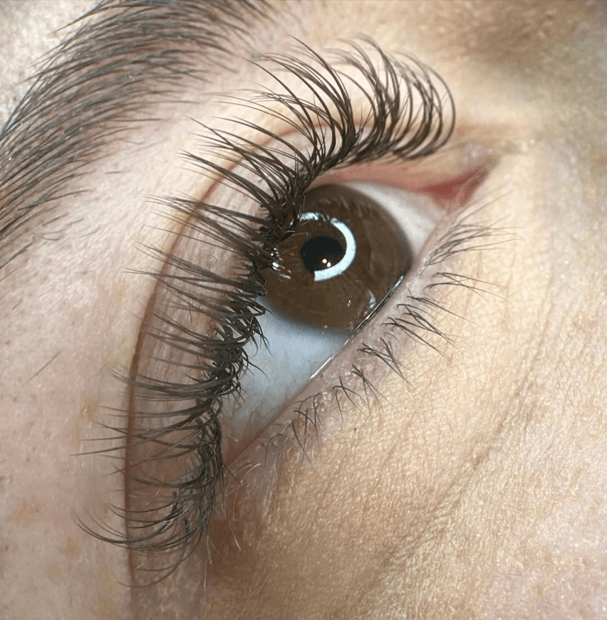 Professionelle Wimpernverlängerung Oldenburg — La Femme Kosmetikstudio, Ziegelhofstraße 46